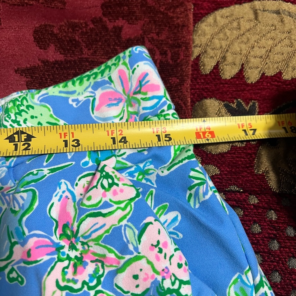 Lilly Pulitzer BENEATH THE BOUGAINVILLEA Natia knit shorts. Size 4 - Picture 11 of 11